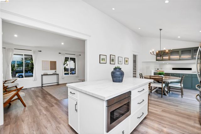 2622 Breton Pl, Walnut Creek, CA 94598