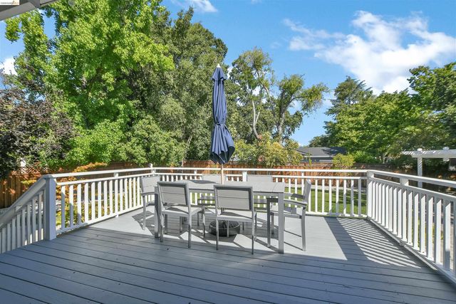2622 Breton Pl, Walnut Creek, CA 94598