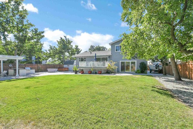 2622 Breton Pl, Walnut Creek, CA 94598