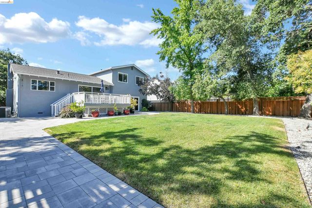 2622 Breton Pl, Walnut Creek, CA 94598