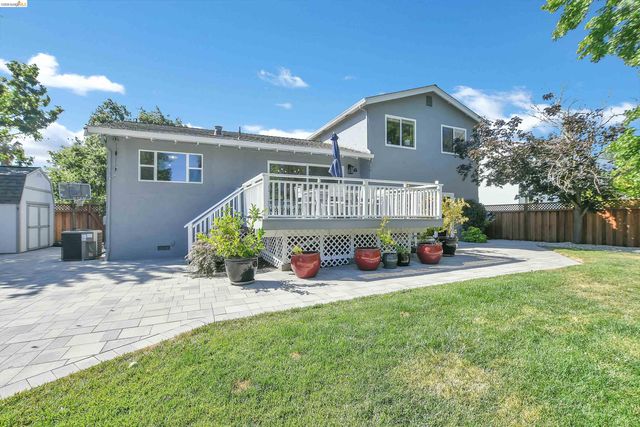 2622 Breton Pl, Walnut Creek, CA 94598