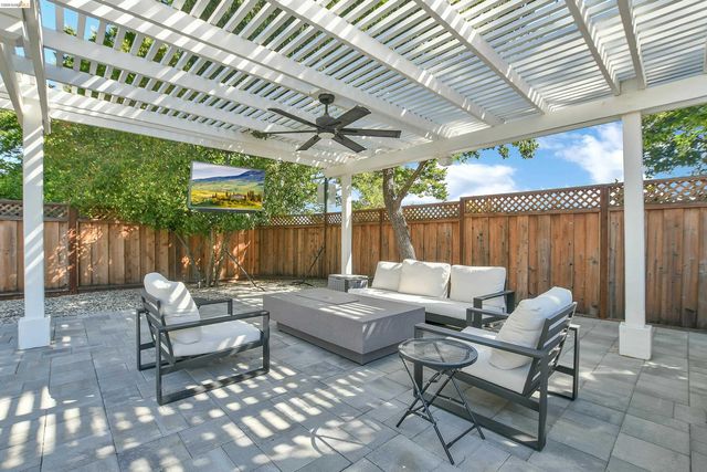 2622 Breton Pl, Walnut Creek, CA 94598