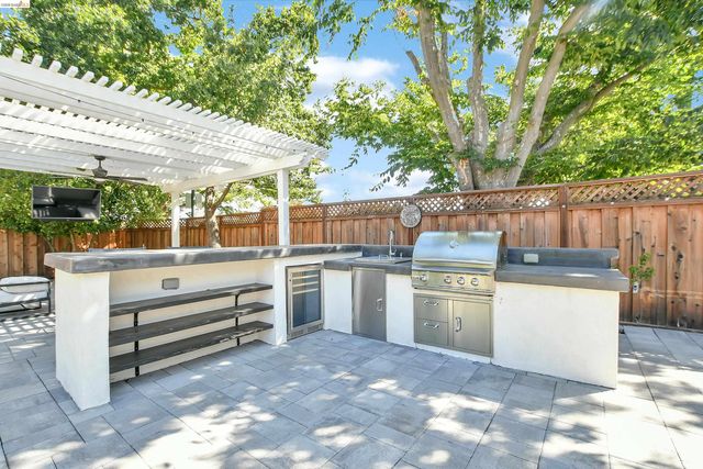 2622 Breton Pl, Walnut Creek, CA 94598