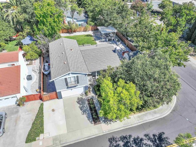 2622 Breton Pl, Walnut Creek, CA 94598