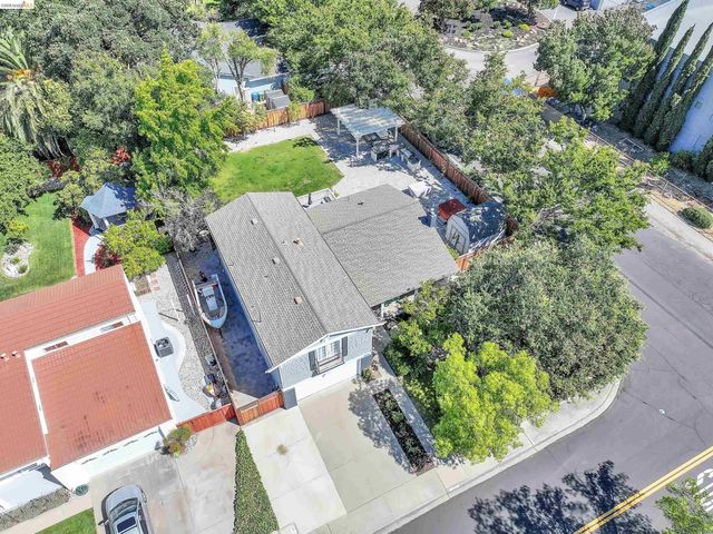2622 Breton Pl, Walnut Creek, CA 94598