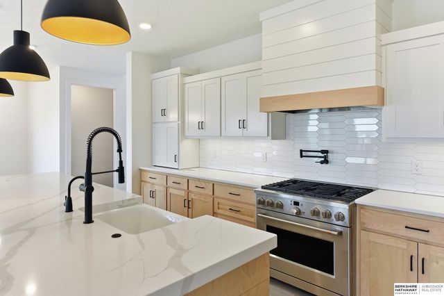19002 Acorn Drive, Gretna, NE 68028