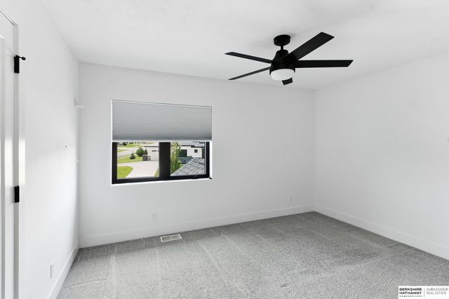 19002 Acorn Drive, Gretna, NE 68028