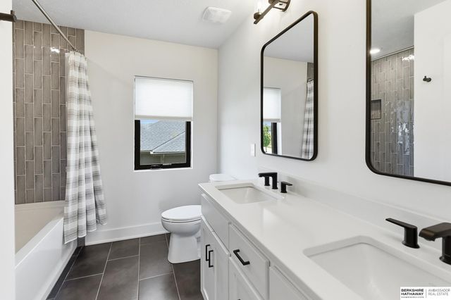 19002 Acorn Drive, Gretna, NE 68028