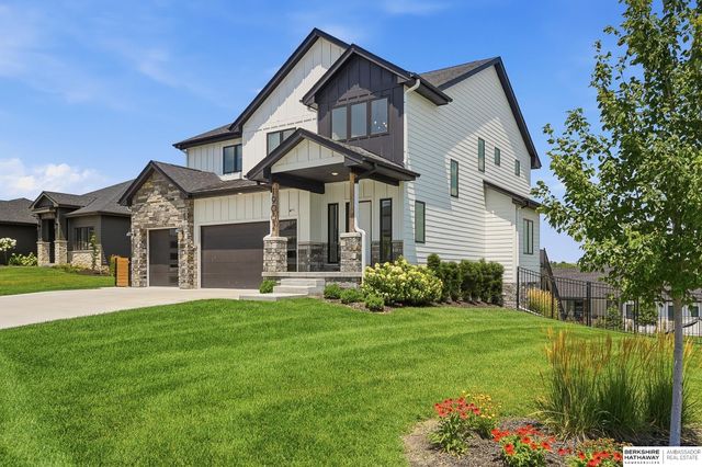 19002 Acorn Drive, Gretna, NE 68028
