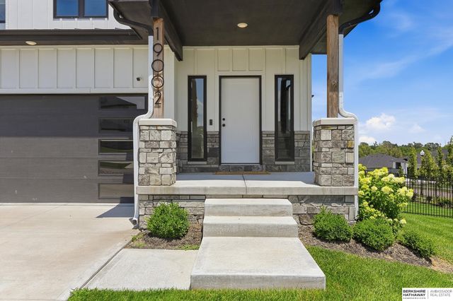 19002 Acorn Drive, Gretna, NE 68028
