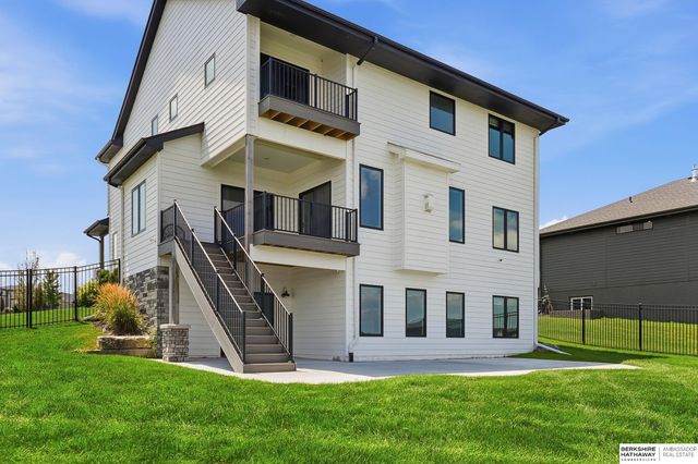 19002 Acorn Drive, Gretna, NE 68028