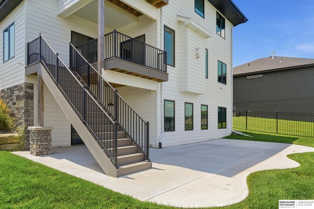 19002 Acorn Drive, Gretna, NE 68028