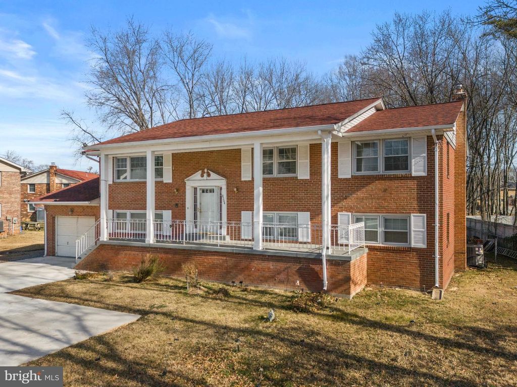 Image 4 of property listing at 8304 ALLENTOWN RD, Fort Washington, MD 20744