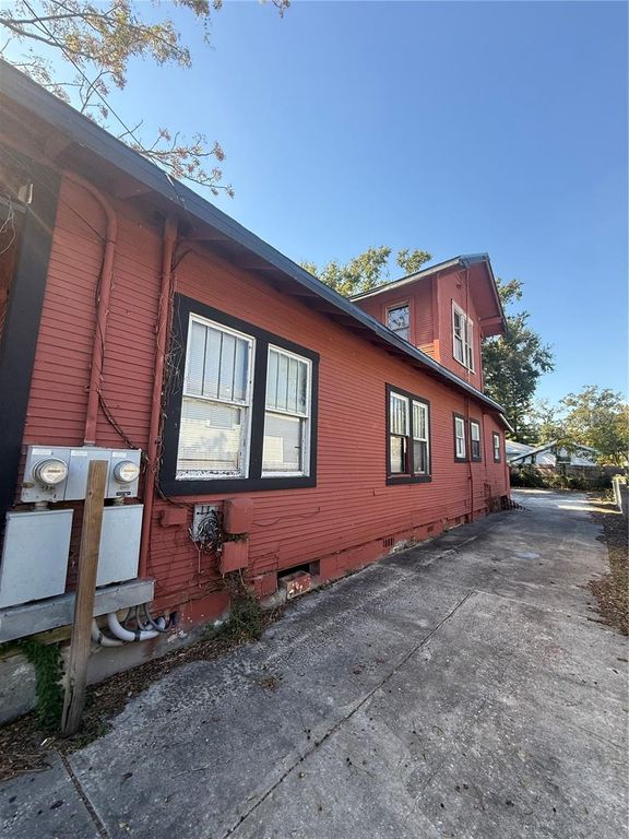 Image 2 of property listing at 2922 N 12TH STREET, Tampa, FL 33605