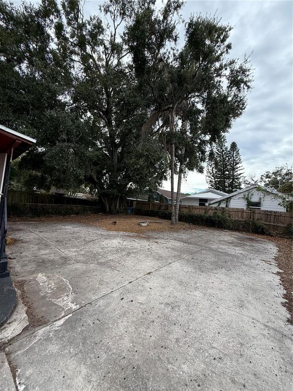 Image 26 of property listing at 2922 N 12TH STREET, Tampa, FL 33605