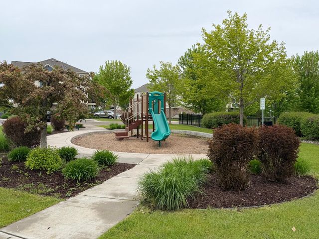9415 Toledo Lane N, Brooklyn Park, MN 55443