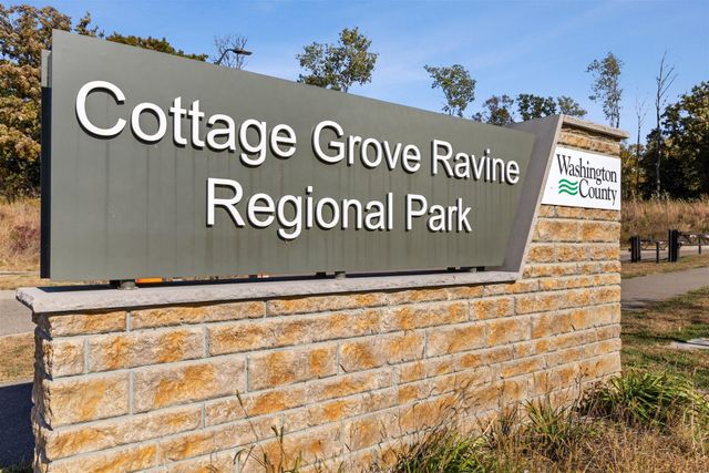 9860 Upper 89th Street S, Cottage Grove, MN 55016