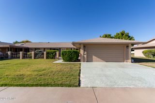 10427 W ROUNDELAY Circle, Sun City, AZ 85351
