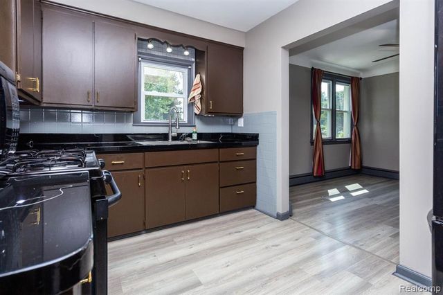 5555 Botsford Avenue, Sterling Heights, MI 48310