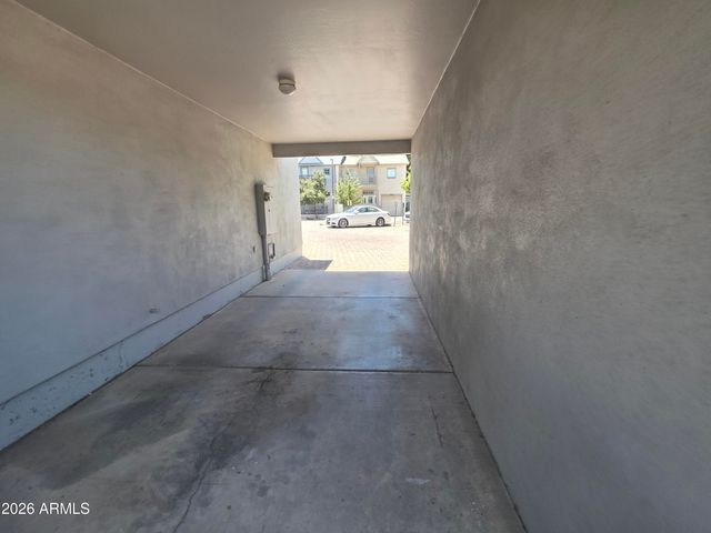2016 S HAMMOND Drive 109, Tempe, AZ 85282