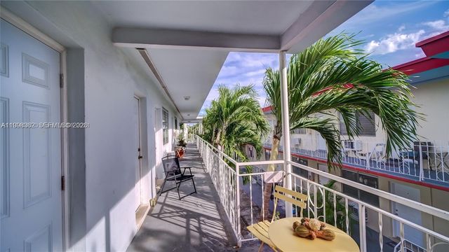 790 81st St 3, Miami Beach, FL 33141