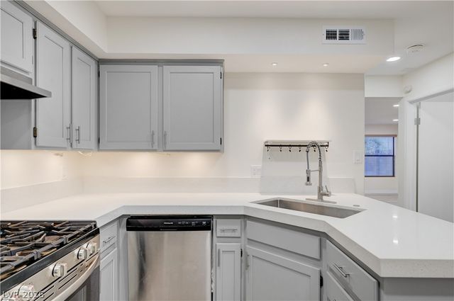 9548 Wooden Pier Way, Las Vegas, NV 89117