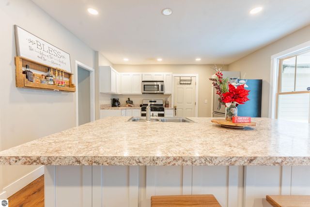 2526 Lake Ann Road, Interlochen, MI 49643