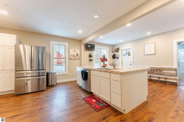 2526 Lake Ann Road, Interlochen, MI 49643