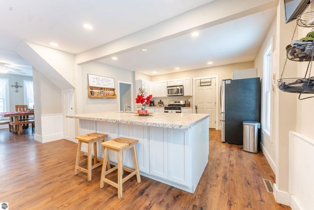 2526 Lake Ann Road, Interlochen, MI 49643