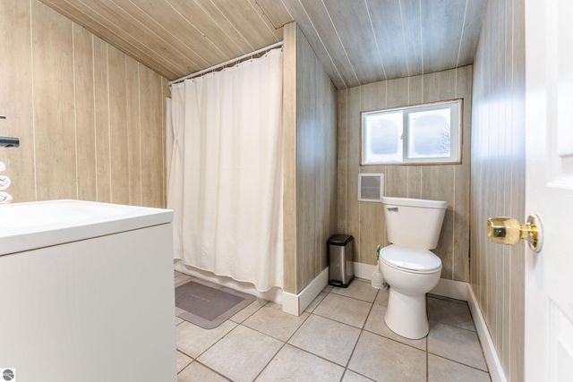 2526 Lake Ann Road, Interlochen, MI 49643