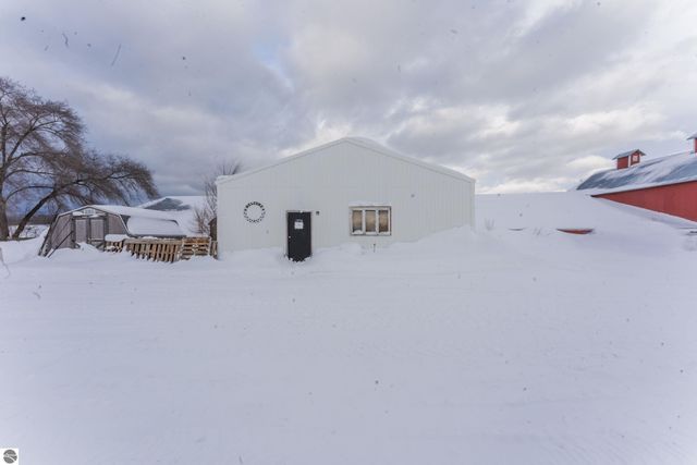 2526 Lake Ann Road, Interlochen, MI 49643