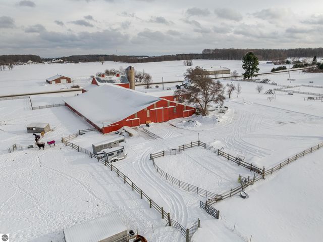 2526 Lake Ann Road, Interlochen, MI 49643