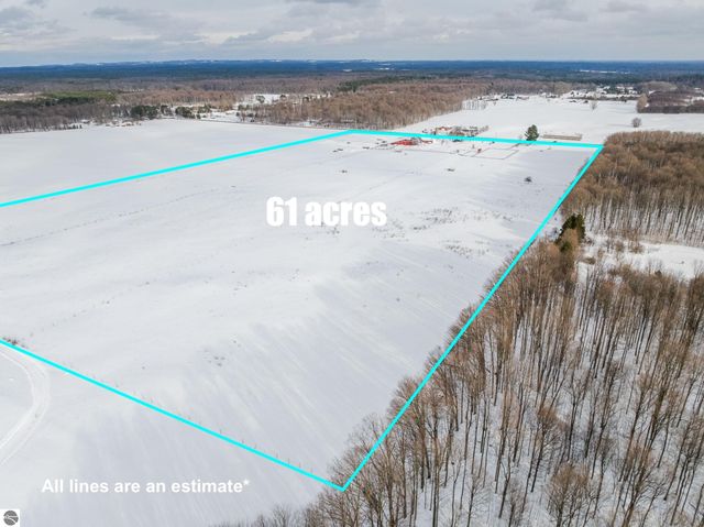 2526 Lake Ann Road, Interlochen, MI 49643