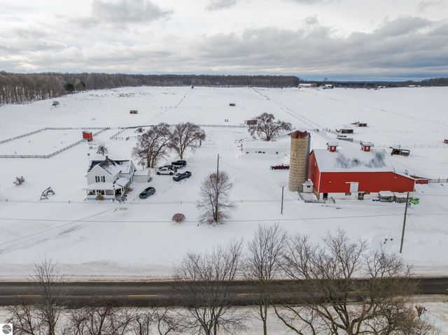 2526 Lake Ann Road, Interlochen, MI 49643