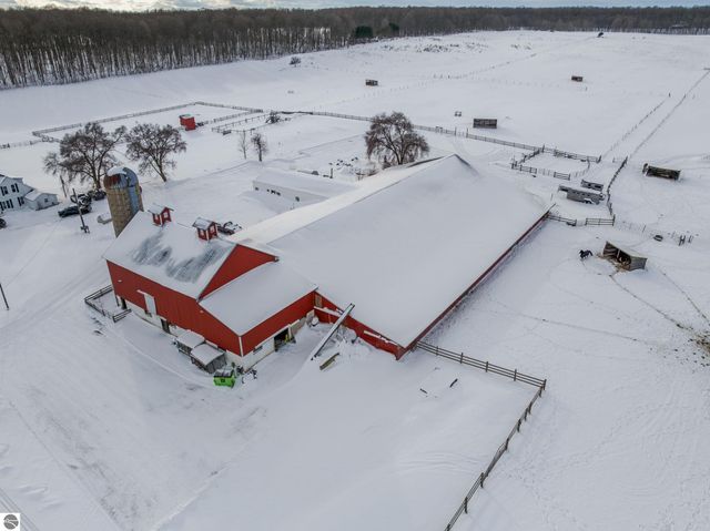 2526 Lake Ann Road, Interlochen, MI 49643