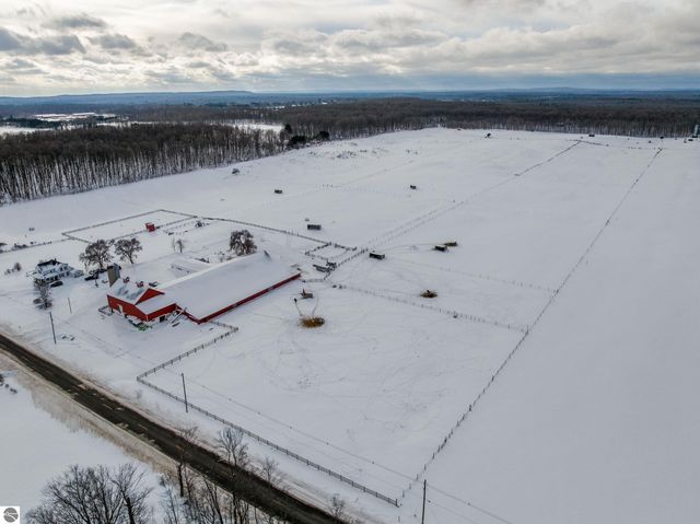 2526 Lake Ann Road, Interlochen, MI 49643