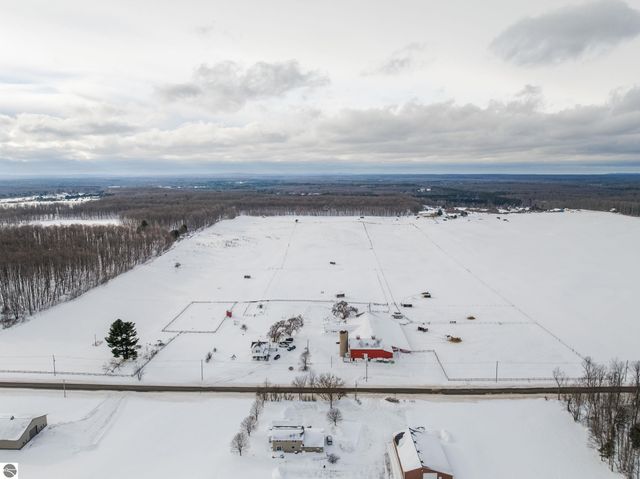 2526 Lake Ann Road, Interlochen, MI 49643