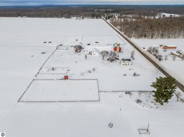 2526 Lake Ann Road, Interlochen, MI 49643