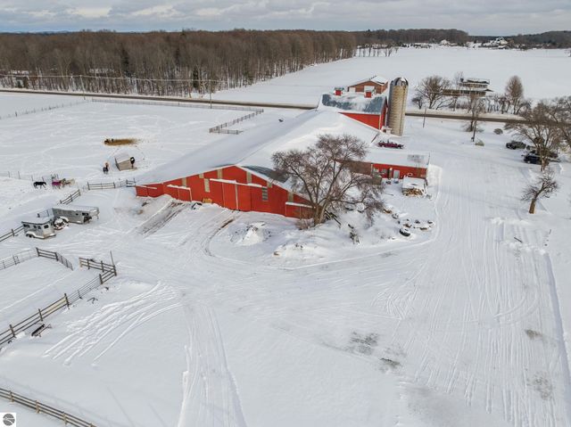 2526 Lake Ann Road, Interlochen, MI 49643