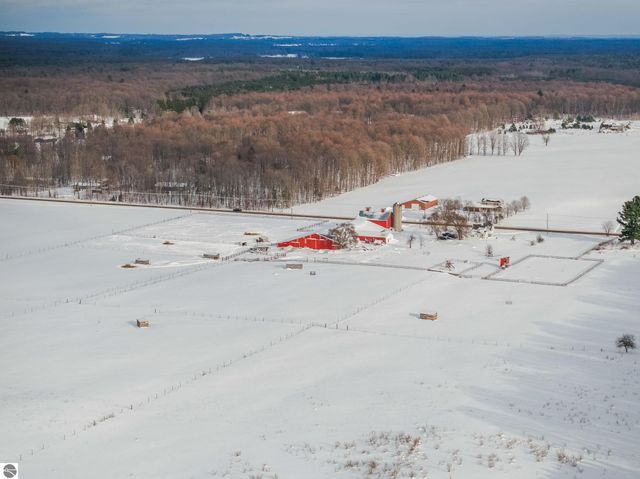 2526 Lake Ann Road, Interlochen, MI 49643