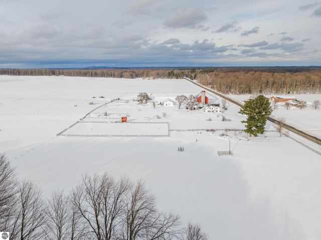 2526 Lake Ann Road, Interlochen, MI 49643