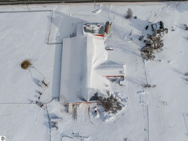 2526 Lake Ann Road, Interlochen, MI 49643