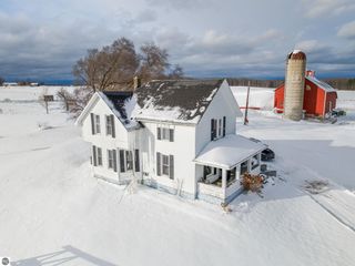 2526 Lake Ann Road, Interlochen, MI 49643