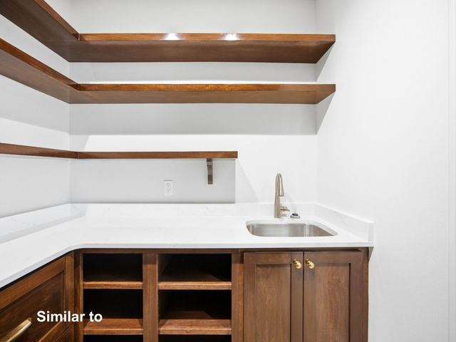 3009 Clearwater Drive, Norwalk, IA 50211