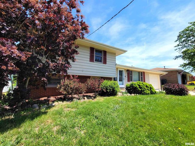 2217 CRESTVIEW Drive, Pekin, IL 61554