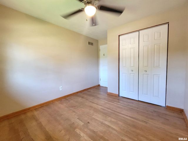 2217 CRESTVIEW Drive, Pekin, IL 61554
