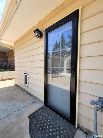 2217 CRESTVIEW Drive, Pekin, IL 61554