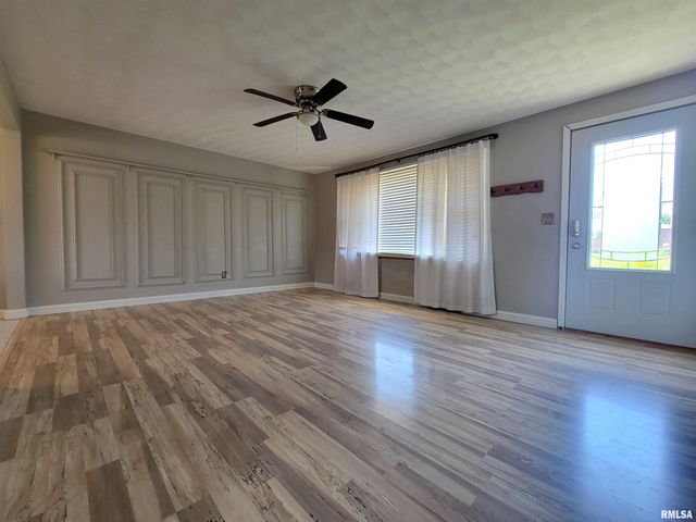 2217 CRESTVIEW Drive, Pekin, IL 61554