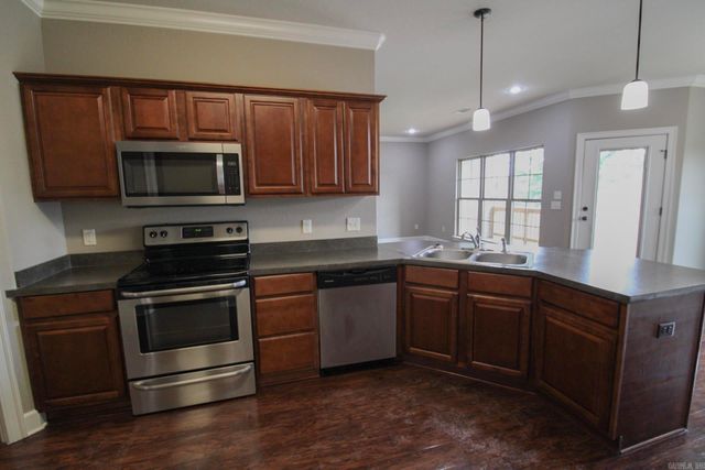 2240 Shadow Falls Drive, Conway, AR 72032