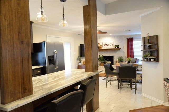 2210 Quail Hollow, Bryan, TX 77802